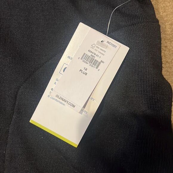 Old Navy dry Fit top - Picture 2 of 5